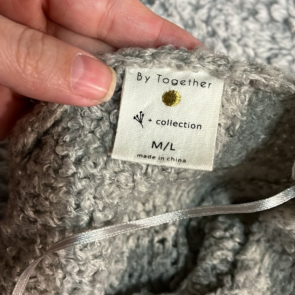 Soft grey sweater - Picture 3 of 4